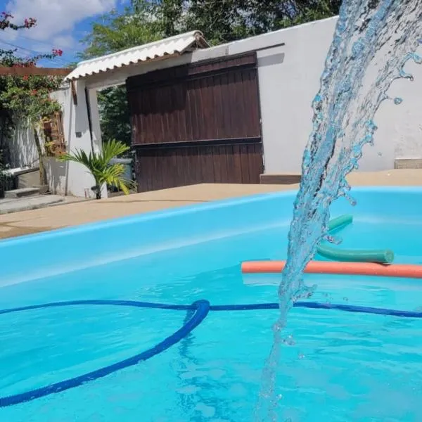 Rancho Ensolarado com pátio churrasqueira e piscina