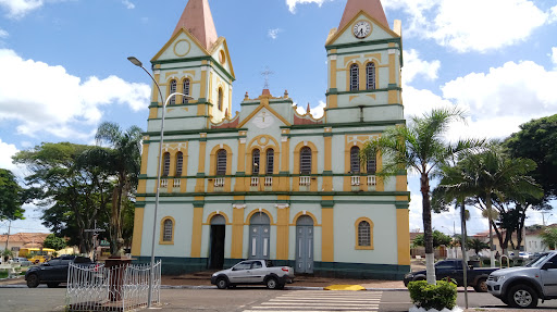Melhores Hotéis Baratos Perto de Ibiraci, Minas Gerais 2025